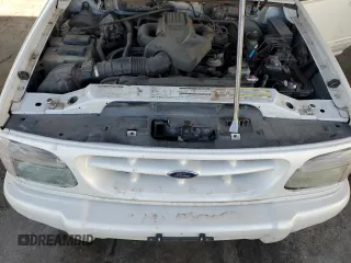 2000 Ford Explorer z VIN 1FMZU75E8YZA63925, wystawiony jako Copart lot #88376205 z przebiegiem 317 731 mil mil oraz Czysty tytuł • Clean title. Historia ofert i sprzedaży dostępna na DreamBid. Obrazek 12.