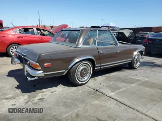 1970 Mercedes-Benz SL with VIN 11304412015305, listed as a Copart auction lot 65378684 with 83,202 mi miles and Salvage title. Bid and sale history available at DreamBid. Image 3.