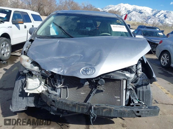 2012 Toyota Sienna LE AAS with VIN 5TDKK3DC1CS264239, listed as a IAAI auction lot 41839022 with 221,769 mi miles. Bid and sale history available at carsss.com. Image 12.