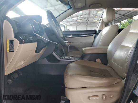 2012 Kia Sorento EX с VIN 5XYKU4A64CG261606, выставлен на аукционе Copart как лот 60863835 с пробегом 196 380 миль миль и Списание • Salvage title. История ставок и продаж доступна на DreamBid. Изображение 7.