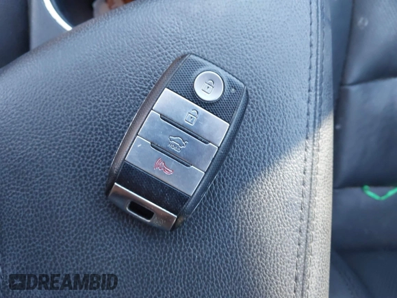 2015 Kia Optima SX Turbo с VIN 5XXGR4A63FG507075, выставлен на аукционе IAAI как лот 41802211 с пробегом 105 356 миль миль и . История ставок и продаж доступна на DreamBid. Изображение 11.