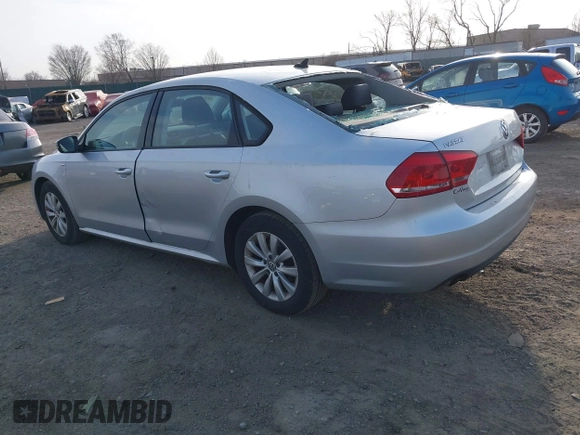 2014 Volkswagen Passat S w/Nav with VIN 1VWAP7A39EC016279, listed as a IAAI auction lot 41792113 with 189,833 mi miles. Bid and sale history available at carsss.com. Image 3.