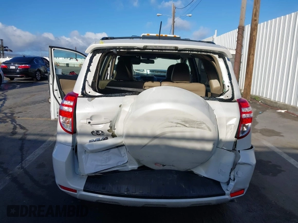 2011 Toyota RAV4 Ltd with VIN 2T3YF4DV5BW095202, listed as a IAAI auction lot 41732448 with 152,257 mi miles. Bid and sale history available at carsss.com. Image 6.