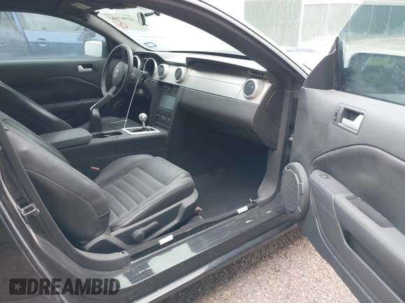 2008 Ford Mustang GT Deluxe with VIN 1ZVHT82H885180206, listed as a IAAI auction lot 41961683 with 133,820 mi miles and . Bid and sale history available at DreamBid. Image 5.