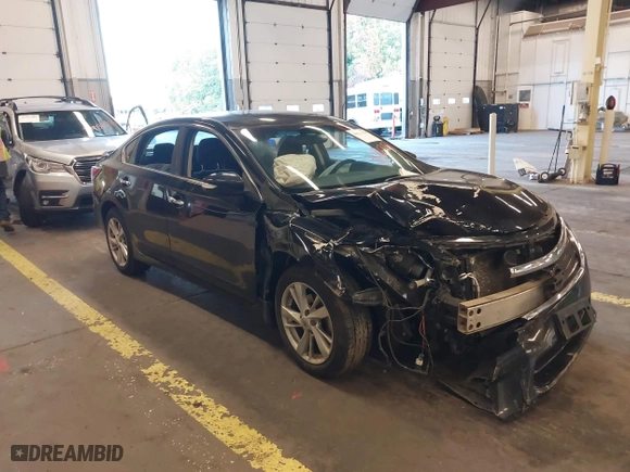 2015 Nissan Altima 2.5 SV with VIN 1N4AL3AP3FC567115, listed as a IAAI auction lot 40620700 with 178,073 mi miles. Bid and sale history available at carsss.com. Image 1.