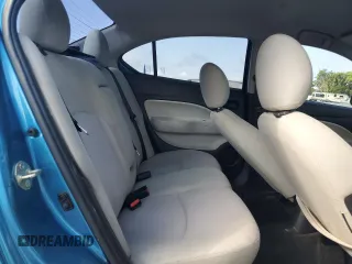2019 Mitsubishi Mirage ES z VIN ML32F3FJ8KHF07358, wystawiony jako Copart lot #54682865 z przebiegiem 99 286 mil mil oraz Szkoda całkowita • Salvage title. Historia ofert i sprzedaży dostępna na DreamBid. Obrazek 10.