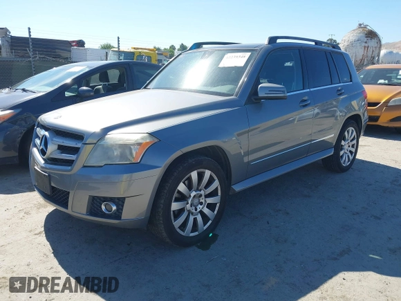 2010 Mercedes-Benz GLK 350 with VIN WDCGG8HB7AF432186, listed as a IAAI auction lot 42239348 with 231,668 mi miles and . Bid and sale history available at carsss.com. Image 2.