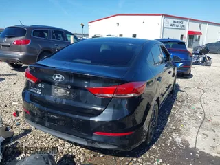 2018 Hyundai Elantra SE z VIN KMHD74LF2JU596691, wystawiony jako IAAI lot #42084069 z przebiegiem 75 652 mil mil oraz . Historia ofert i sprzedaży dostępna na DreamBid. Obrazek 4.