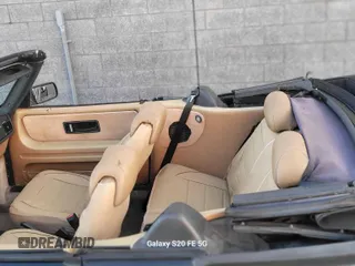 1988 Saab 900 z VIN YS3AT76L3J7040435, wystawiony jako Copart lot #73470424 z przebiegiem 44 319 mil mil oraz Czysty tytuł • Clean title. Historia ofert i sprzedaży dostępna na DreamBid. Obrazek 6.