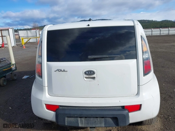 2010 Kia Soul + with VIN KNDJT2A20A7701556, listed as a IAAI auction lot 41814987 with 201,712 mi miles. Bid and sale history available at carsss.com. Image 16.