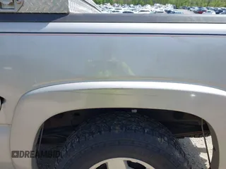 2007 Chevrolet Silverado 1500 LT3 with VIN 2GCEK13ZX71173913, listed as a IAAI auction lot 42145415 with 296,079 mi miles and . Bid and sale history available at DreamBid. Image 20.