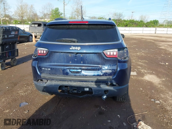 2018 Jeep Compass Altitude with VIN 3C4NJDBB5JT442950, listed as a IAAI auction lot 41989701 with 103,221 mi miles and . Bid and sale history available at carsss.com. Image 17.