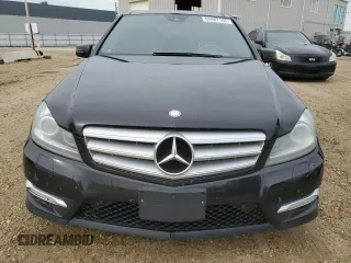 2013 Mercedes-Benz C 350 z VIN WDDGF8JB5DA751323, wystawiony jako Copart lot #65987165 z przebiegiem 168 291 mil mil oraz Czysty tytuł • Clean title. Historia ofert i sprzedaży dostępna na DreamBid. Obrazek 5.