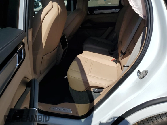 2023 Porsche Cayenne E-Hybrid z VIN WP1BE2AY0PDA28263, wystawiony jako Copart lot #67593303 z przebiegiem 6 944 mil mil oraz . Historia ofert i sprzedaży dostępna na DreamBid. Obrazek 10.