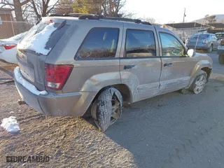 2005 Jeep Grand Cherokee Laredo with VIN 1J4HR48N55C561732, listed as a IAAI auction lot 41349373 with 185,920 mi miles. Bid and sale history available at carsss.com. Image 4.