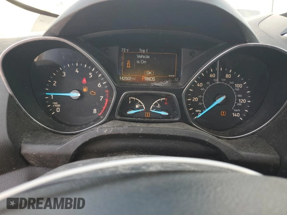 2018 Ford Escape SE z VIN 1FMCU9GD5JUD07359, wystawiony jako Copart lot #55331255 z przebiegiem 142 502 mil mil oraz Czysty tytuł • Clean title. Historia ofert i sprzedaży dostępna na DreamBid. Obrazek 9.
