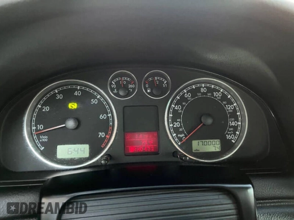 2003 Volkswagen Passat GLS z VIN WVWPD63B03P253883, wystawiony jako Copart lot #60533185 z przebiegiem 170 000 mil mil oraz Czysty tytuł • Clean title. Historia ofert i sprzedaży dostępna na DreamBid. Obrazek 8.