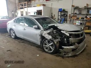 2015 Nissan Altima 2.5 z VIN 1N4AL3AP5FN878498, wystawiony jako Copart lot #59353745 z przebiegiem 129 325 mil mil oraz Szkoda całkowita • Salvage title. Historia ofert i sprzedaży dostępna na DreamBid. Obrazek 4.