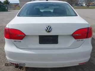 2013 Volkswagen Jetta Sedan SE with VIN 3VWDP7AJ5DM279328, listed as a IAAI auction lot 41902614 with 173,246 mi miles. Bid and sale history available at carsss.com. Image 16.