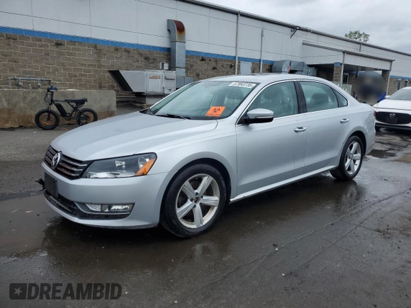 2015 Volkswagen Passat Limited Edition Edition z VIN 1VWAT7A39FC084725, wystawiony jako Copart lot #57993735 z przebiegiem 84 418 mil mil oraz Szkoda całkowita • Salvage title. Historia ofert i sprzedaży dostępna na DreamBid. Obrazek 1.