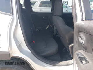 2015 Jeep Renegade Latitude with VIN ZACCJABH0FPB65461, listed as a IAAI auction lot 39756561 with 132,135 mi miles. Bid and sale history available at carsss.com. Image 8.