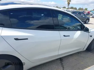 2023 Tesla Model 3 z VIN 5YJ3E1EA6PF488405, wystawiony jako IAAI lot #41570896 z przebiegiem 26 631 mil mil oraz . Historia ofert i sprzedaży dostępna na DreamBid. Obrazek 14.