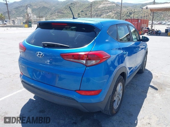 2017 Hyundai Tucson SE with VIN KM8J23A42HU423096, listed as a IAAI auction lot 42066638 with 197,618 mi miles. Bid and sale history available at carsss.com. Image 4.