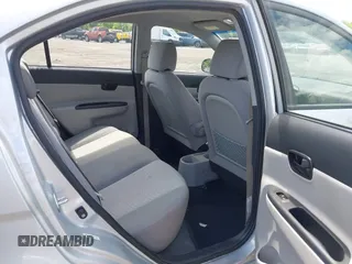 2010 Hyundai Accent GLS z VIN KMHCN4ACXAU405559, wystawiony jako IAAI lot #42351718 z przebiegiem 130 538 mil mil oraz . Historia ofert i sprzedaży dostępna na DreamBid. Obrazek 8.