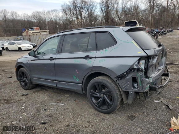 2023 Volkswagen Tiguan SE R-Line Black with VIN 3VV8B7AX4PM072166, listed as a Copart auction lot 86540234 with 21,411 mi miles and Salvage Title. Bid and sale history available at carsss.com. Image 2.