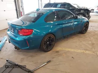 2018 BMW M2 z VIN WBS1J5C58JVD36727, wystawiony jako IAAI lot #41939937 z przebiegiem 31 959 mil mil oraz . Historia ofert i sprzedaży dostępna na DreamBid. Obrazek 4.