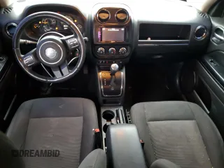 2016 Jeep Patriot Latitude z VIN 1C4NJRFB6GD500473, wystawiony jako Copart lot #54209335 z przebiegiem 157 945 mil mil oraz Szkoda całkowita • Salvage title. Historia ofert i sprzedaży dostępna na DreamBid. Obrazek 8.