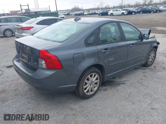 2009 Volvo S40 2.4L with VIN YV1MS382492458140, listed as a IAAI auction lot 41959438 with 119,499 mi miles. Bid and sale history available at carsss.com. Image 4.