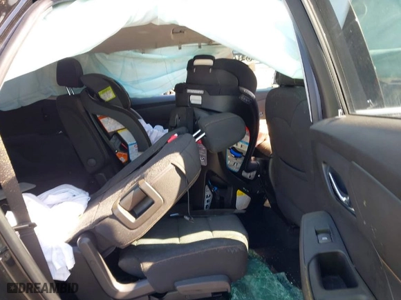 2019 Chevrolet Traverse LT Cloth with VIN 1GNERGKW3KJ270558, listed as a IAAI auction lot 41427753 with NaN miles. Bid and sale history available at carsss.com. Image 8.