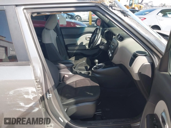 2014 Kia Soul with VIN KNDJN2A28E7019749, listed as a IAAI auction lot 41562826 with 65,610 mi miles. Bid and sale history available at carsss.com. Image 5.