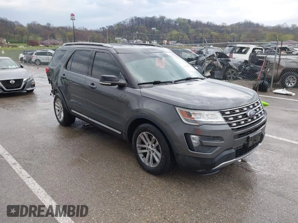 2016 Ford Explorer XLT with VIN 1FM5K7D87GGB32338, listed as a IAAI auction lot 41901509 with 89,304 mi miles. Bid and sale history available at carsss.com. Image 1.