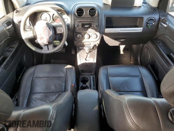 2017 Jeep Compass Sport z VIN 1C4NJCBA3HD147413, wystawiony jako Copart lot #52824965 z przebiegiem 100 072 mil mil oraz Szkoda całkowita • Salvage title. Historia ofert i sprzedaży dostępna na DreamBid. Obrazek 8.
