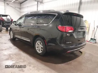 2020 Chrysler Pacifica Touring L with VIN 2C4RC1BG9LR140072, listed as a IAAI auction lot 42199118 with 93,557 mi miles and . Bid and sale history available at DreamBid. Image 3.