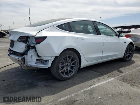 2020 Tesla Model 3 Standard Range Plus z VIN 5YJ3E1EA6LF634067, wystawiony jako Copart lot #50718645 z przebiegiem 26 605 mil mil oraz Szkoda całkowita • Salvage title. Historia ofert i sprzedaży dostępna na DreamBid. Obrazek 3.