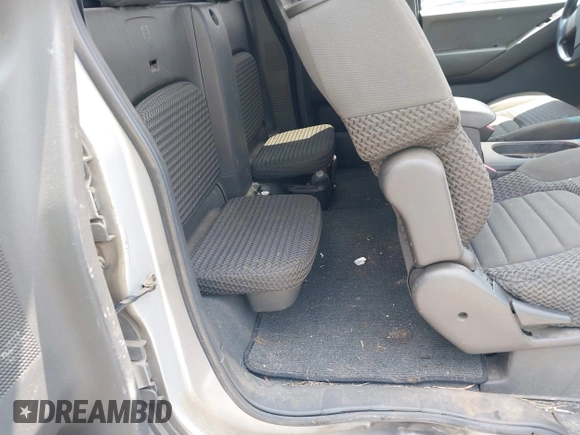 2008 Nissan Frontier SE z VIN 1N6AD06U18C404824, wystawiony jako IAAI lot #42137810 z przebiegiem 203 010 mil mil oraz . Historia ofert i sprzedaży dostępna na DreamBid. Obrazek 8.