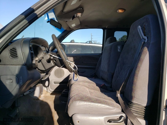 1998 Dodge Ram 1500 with VIN 1B7HC13YXWJ258093, listed as a Copart auction lot 43280944 with 285,413 mi miles and Salvage Title. Bid and sale history available at carsss.com. Image 7.