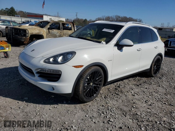 2012 Porsche Cayenne S Hybrid z VIN WP1AE2A2XCLA92544, wystawiony jako Copart lot #48896985 z przebiegiem 182 567 mil mil oraz Tytuł czysty. Historia ofert i sprzedaży dostępna na DreamBid. Obrazek 1.