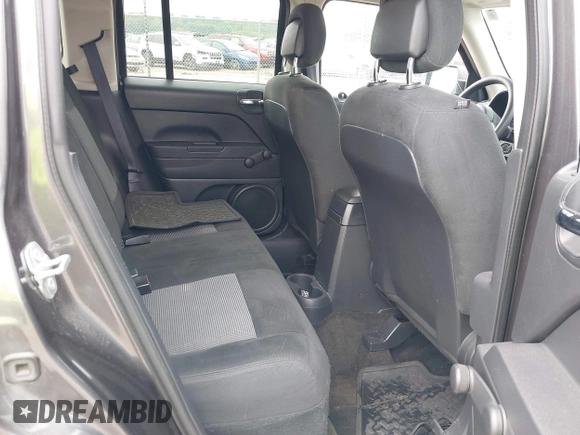 2017 Jeep Patriot Sport SE with VIN 1C4NJPBA0HD118393, listed as a IAAI auction lot 42481719 with 159,602 mi miles and . Bid and sale history available at DreamBid. Image 8.