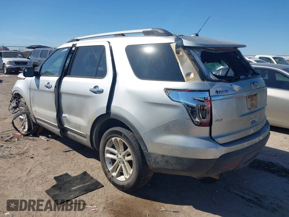 2013 Ford Explorer XLT z VIN 1FM5K7D84DGB26427, wystawiony jako IAAI lot #41696695 z przebiegiem Nie podano mil oraz . Historia ofert i sprzedaży dostępna na DreamBid. Obrazek 3.