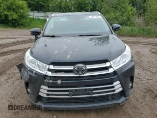 2017 Toyota Highlander XLE with VIN 5TDJZRFH0HS461378, listed as a Copart auction lot 57614885 with 69,240 mi miles and Salvage title. Bid and sale history available at DreamBid. Image 5.
