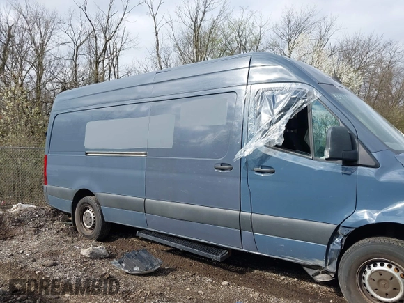 2019 Mercedes-Benz Sprinter Cargo z VIN WD4PF1CD1KP147624, wystawiony jako IAAI lot #41832359 z przebiegiem 68 434 mil mil oraz . Historia ofert i sprzedaży dostępna na DreamBid. Obrazek 13.