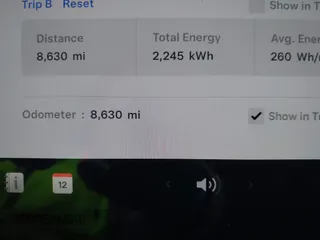 2023 Tesla Model Y Long Range z VIN 7SAYGAEEXPF789037, wystawiony jako IAAI lot #41551605 z przebiegiem 8 630 mil mil oraz . Historia ofert i sprzedaży dostępna na DreamBid. Obrazek 15.