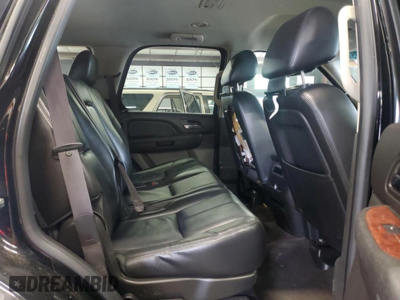 2012 GMC Yukon SLT z VIN 1GKS2CE05CR167004, wystawiony jako Copart lot #60663375 z przebiegiem 233 320 mil mil oraz Czysty tytuł • Clean title. Historia ofert i sprzedaży dostępna na DreamBid. Obrazek 11.