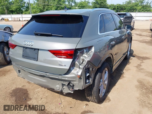 2022 Audi Q3 S line Premium Plus z VIN WA1EECF39N1066181, wystawiony jako IAAI lot #42570617 z przebiegiem 33 066 mil mil oraz . Historia ofert i sprzedaży dostępna na DreamBid. Obrazek 4.