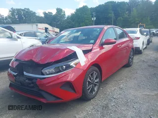 2024 Kia Forte LXS z VIN 3KPF24AD4RE746100, wystawiony jako IAAI lot #42257968 z przebiegiem 34 015 mil mil oraz . Historia ofert i sprzedaży dostępna na DreamBid. Obrazek 17.
