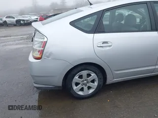 2007 Toyota Prius with VIN JTDKB20U973288241, listed as a IAAI auction lot 41914009 with 197,651 mi miles. Bid and sale history available at carsss.com. Image 6.